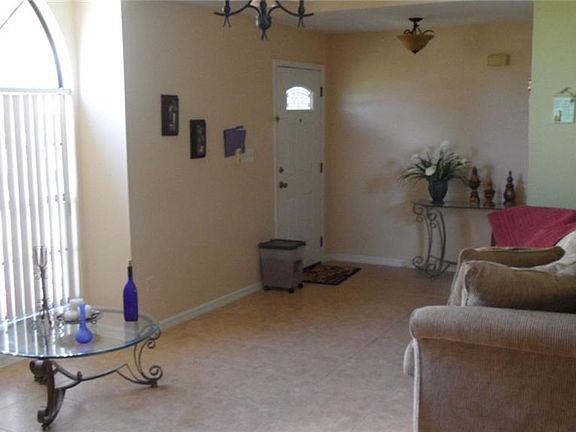 3rd image of 418 Everwood Dr