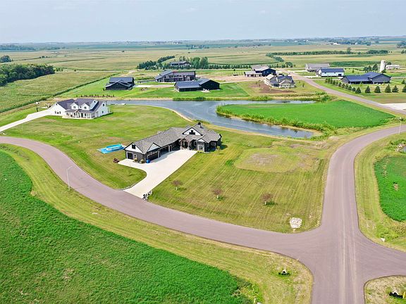 4th image of 3 Prairie Cir