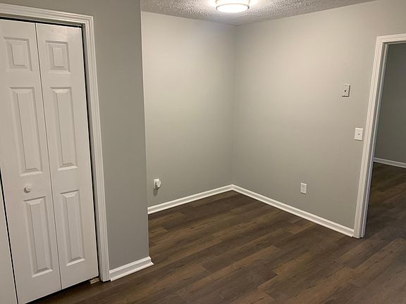 Dining/Eat-in kitchen and laundry closet