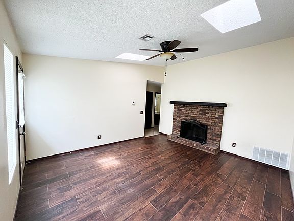 3rd image of 916 N Century Dr