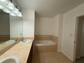 4th image of 3550 W Montrose Ave Unit 406