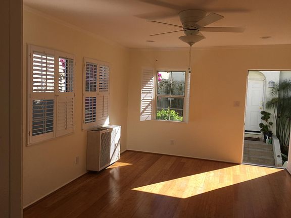 3rd image of 608 Venezia Ave