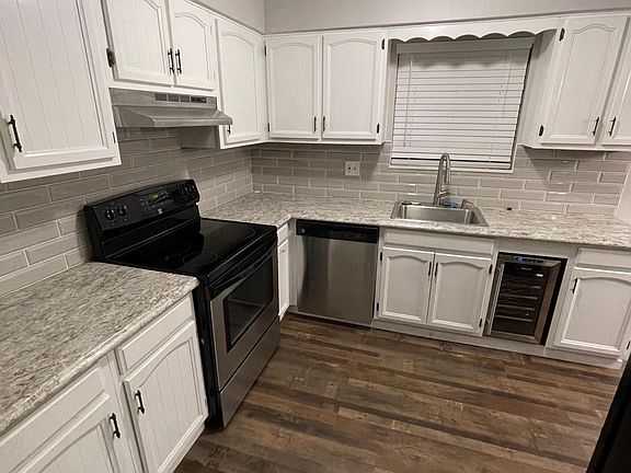2nd image of 515 Forsythia Ln