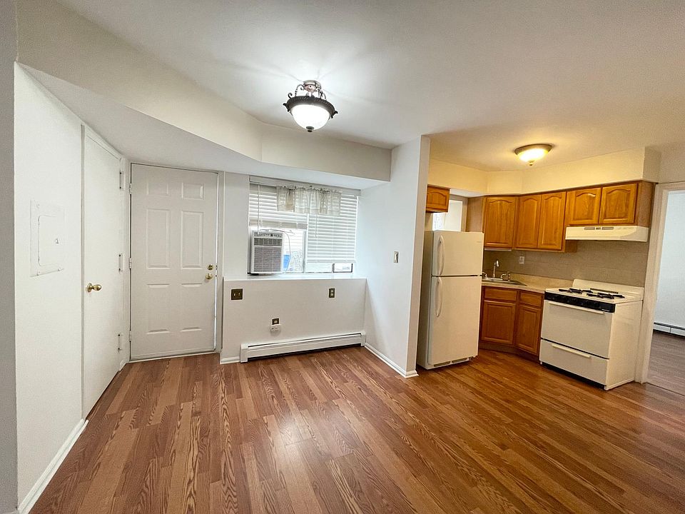 1st image of 29 Corona Ave Floor 1