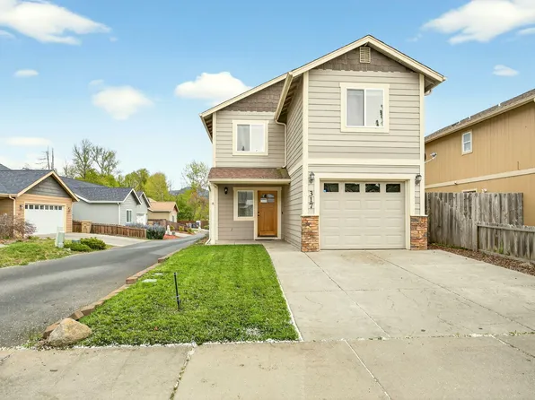 317 Bayou Pl, Grants Pass, OR 97526