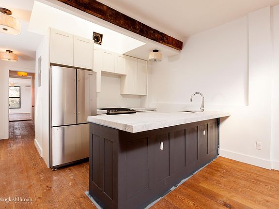 4th image of 857 Park Pl