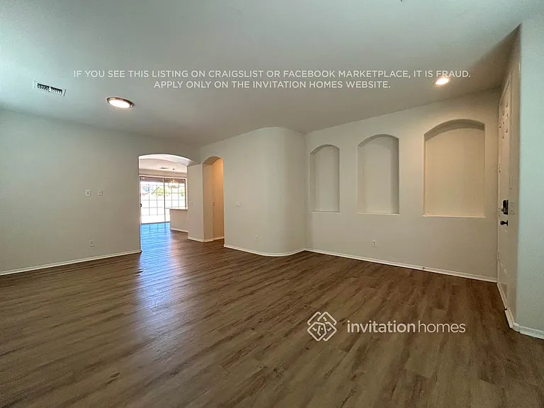 16042 W Hualapai St — Photo 3
