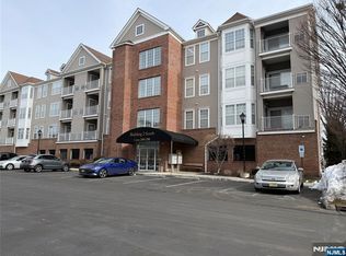 281 Cory Ln, Elmwood Park, NJ 07407