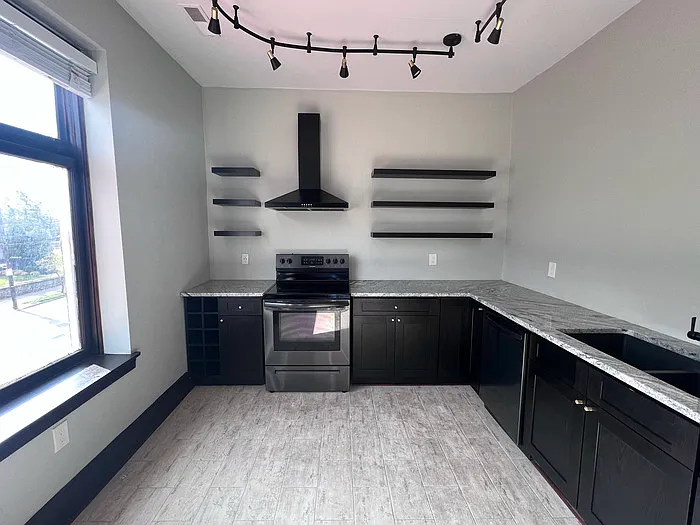 1025 Scott St #2 — Photo 10