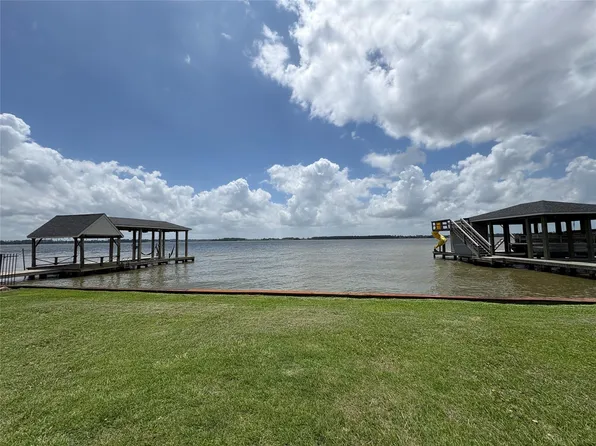 3739 Shore Shadows Dr, Crosby, TX 77532