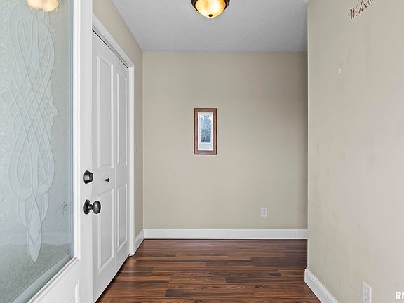 4th image of 150 Jennifer Ct