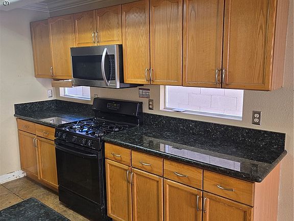 5th image of 3227 Cheltenham St