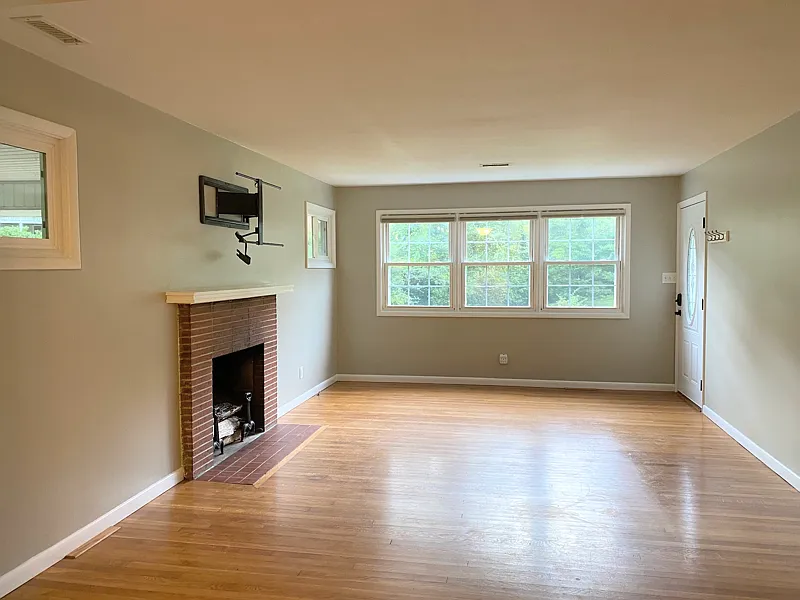 3 bed, 1240 sqft, $2,700 — Photo 4