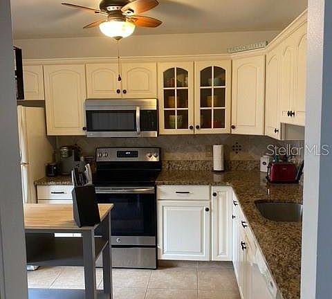 5th image of 4042 Honeylocust Ct