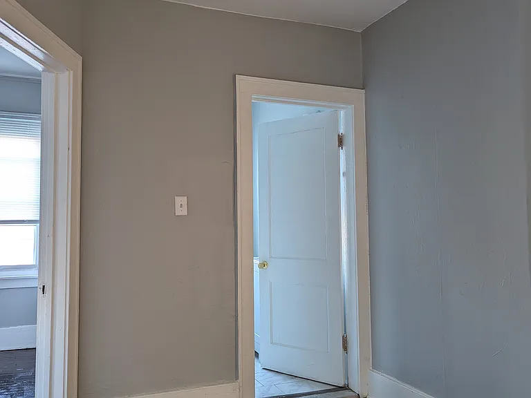 695 Algonquin St — Photo 9