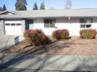 101 3rd St APT B, Rogue River, OR 97537