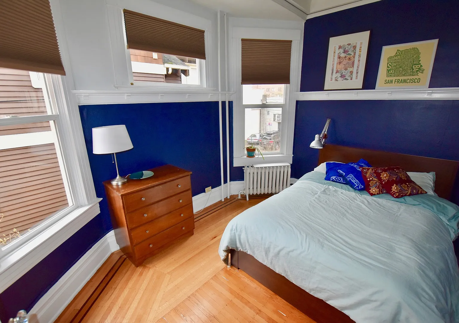 Charming Capitol Hill One Bedroom - Available 9/8/2026! — Photo 2