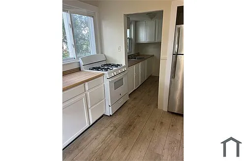 352 Ash St #1 Photo 1