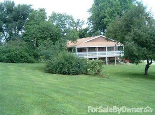 993 Roundhouse Rd, Crane, MO 65633