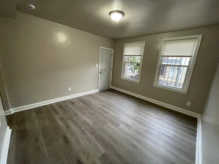 2012 Rosedale St NE #3 — Photo 2
