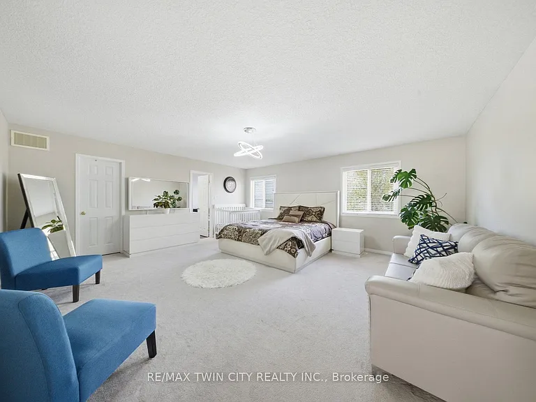 20 Webb Ave #UPPER — Photo 24