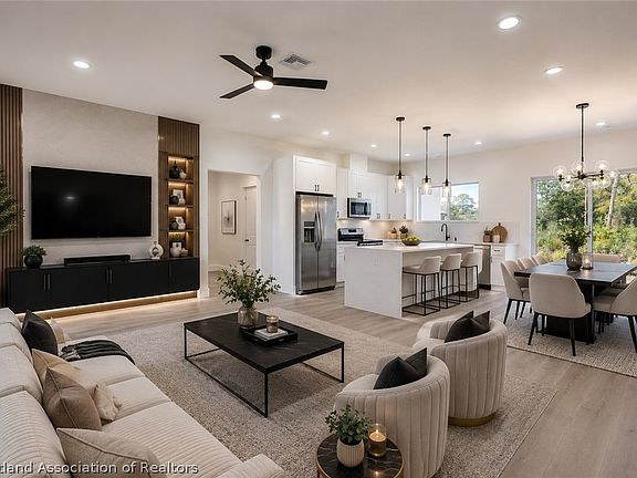 2nd image of 4307 Talbot St
