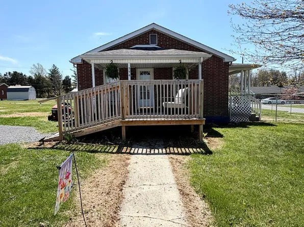 554 Friendly Cir, Marion, VA 24354