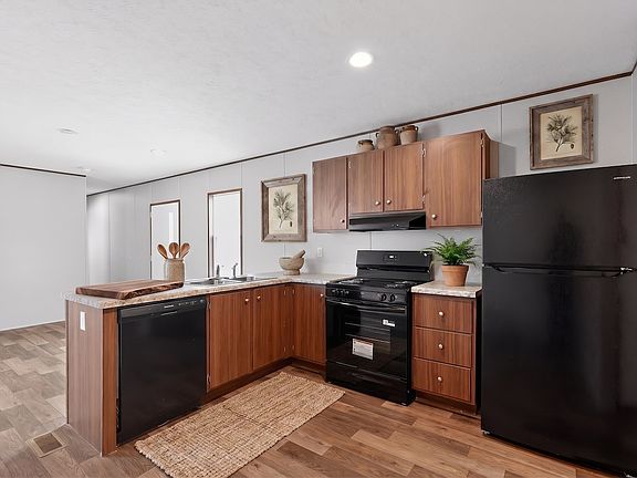3rd image of 600 Ermine Rd #629