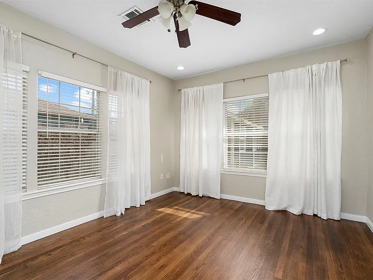 5022 Lindsay St — Photo 15