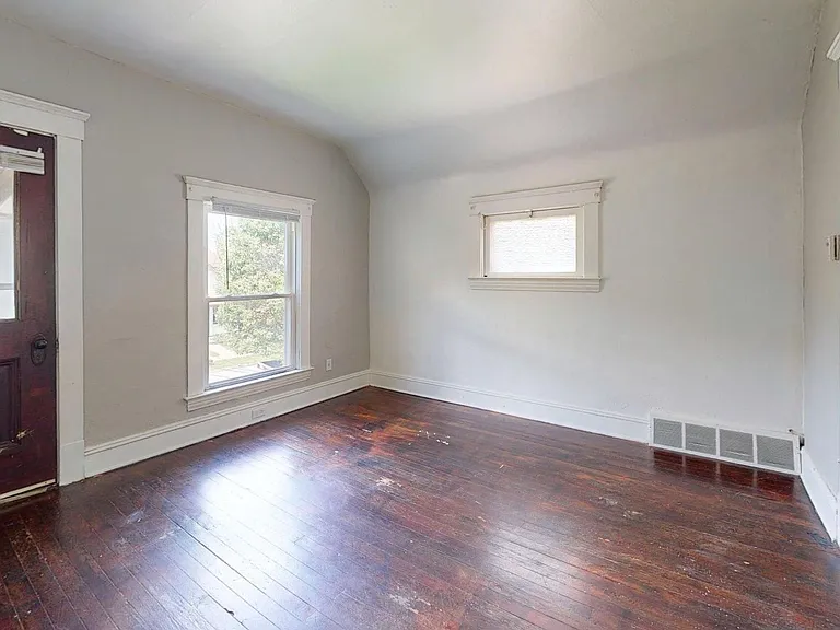 3865 W 16th St — Photo 22