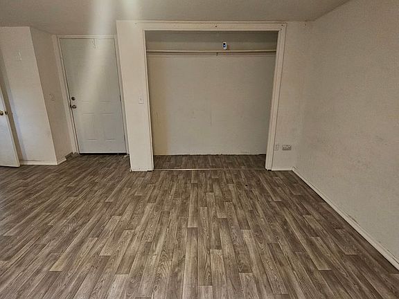 2nd image of 44 6th St W #1B