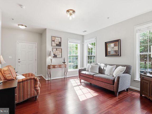 4th image of 6803 Hampton Bay Ln