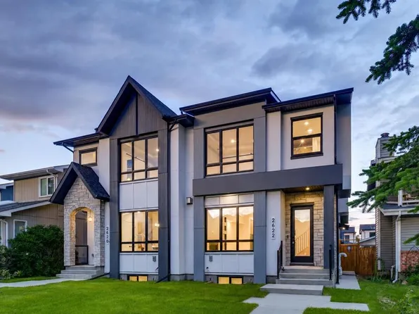 2622 W 30th St SW, Calgary, AB T3E 2M2