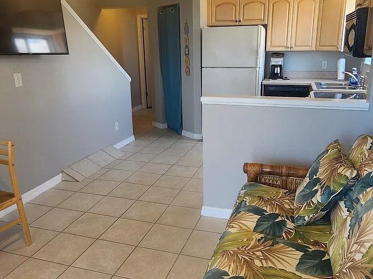 8208 Presidential Ct — Photo 21