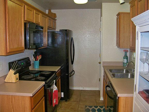 5th image of 304 Winston Dr