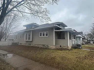 4 bed, 1350 sqft, $1,845 — Photo 3
