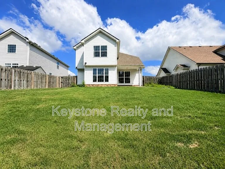 384 Wingfield Dr — Photo 15