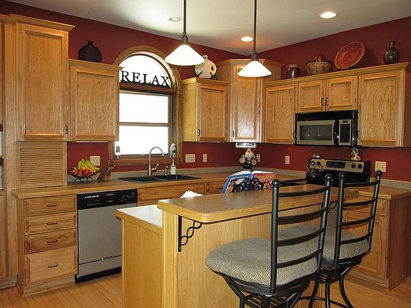 2nd image of 408 S 10th St