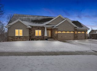 5821 River Pkwy NE, Cedar Rapids, IA 52411