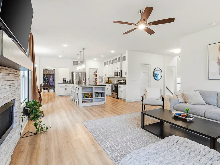 19506 Shadow Ridge Dr — Photo 15