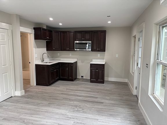 2nd image of 22 Pleasant St