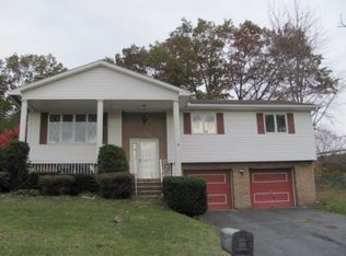 302 Gill Ave, Dupont, PA 18641