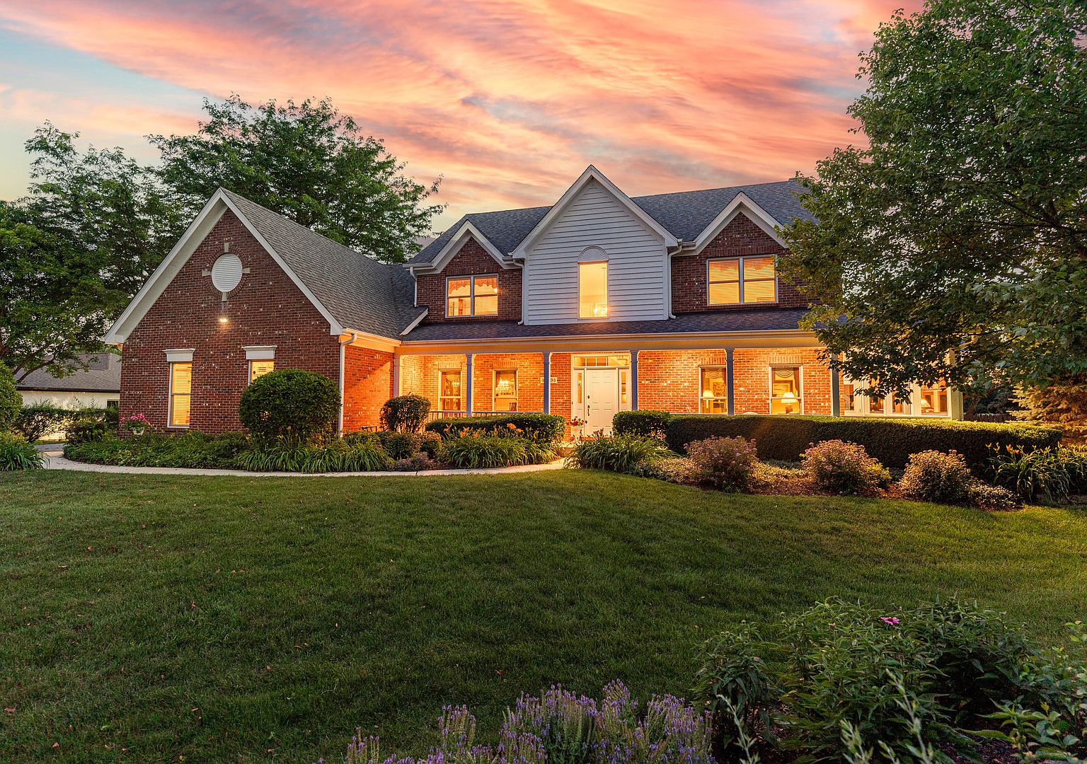 洋書 Mountain Houses 4N694 Mountain Ash Dr, Wayne, IL 60184 | Zillow