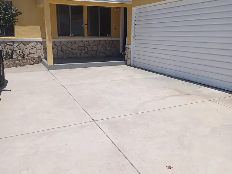 10847 Saticoy St — Photo 24
