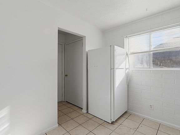 3rd image of 3108 Eccles Ave #2