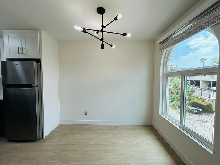 10520 National Blvd — Photo 12