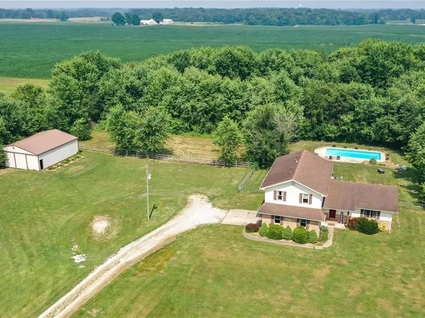 8630 Bohlen Ave, Dorsey, IL 62021