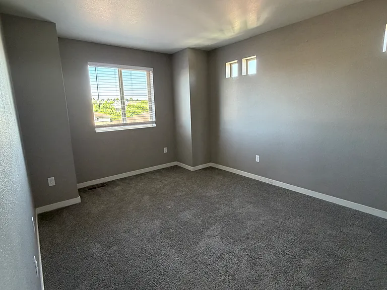 4456 Elegant St — Photo 31