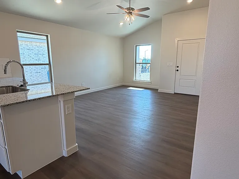 10505 Dayton Rd — Photo 4