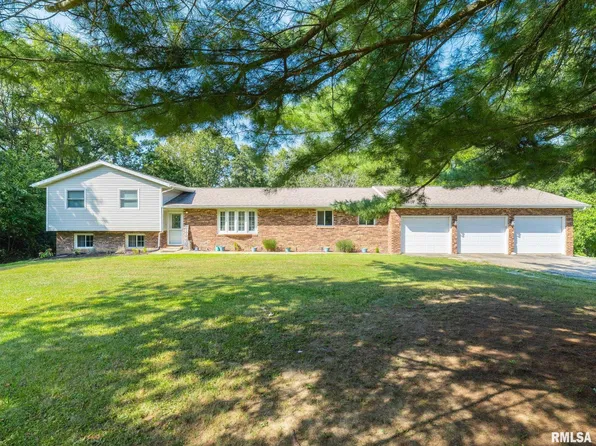 10821 W Woodhaven Dr, Hanna City, IL 61536